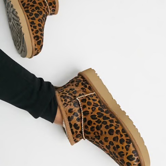 Ugg Classic Ultra Mini Boot Leopard - Picture 2 of 8